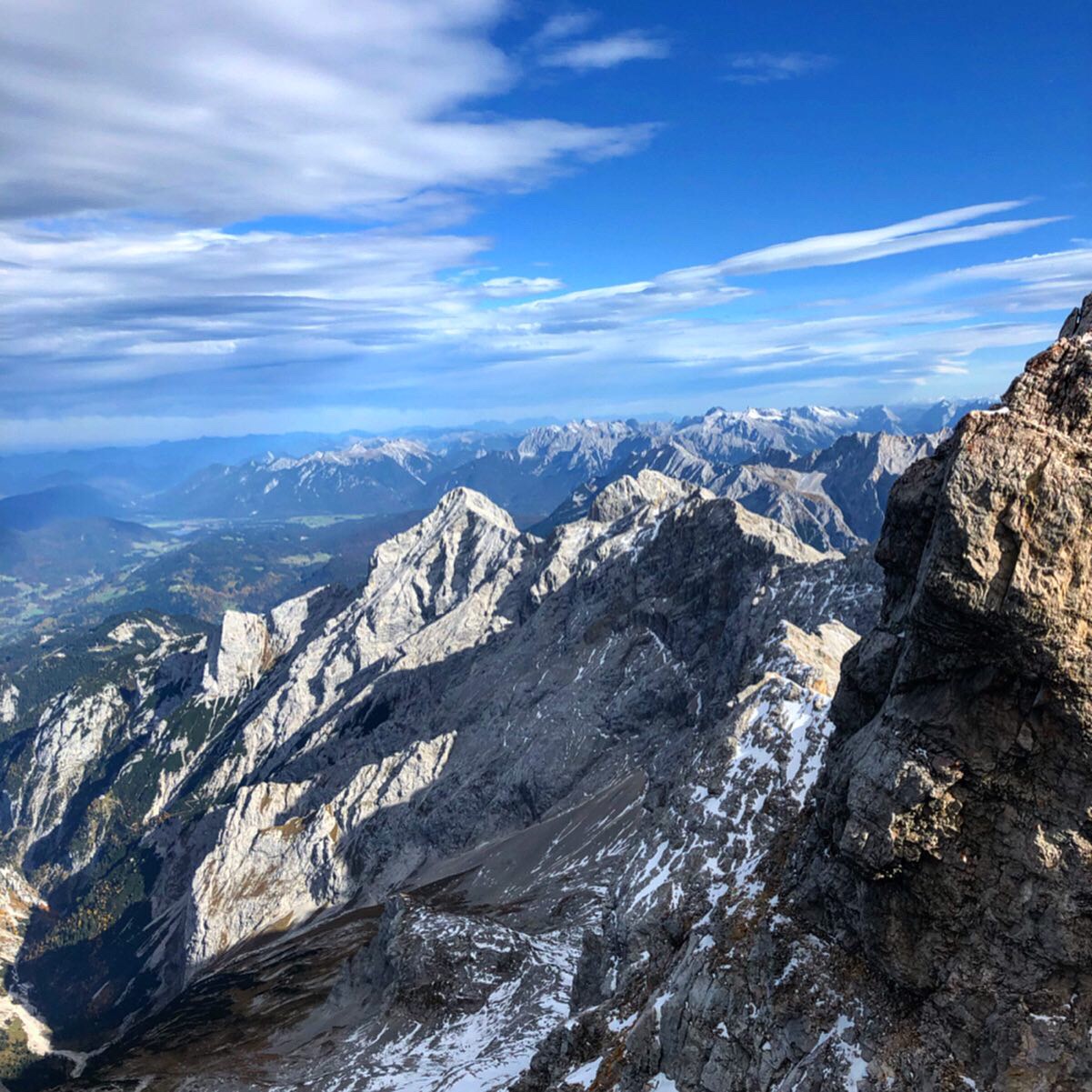 Ein spontaner Ausflug auf den höchsten Berg Deutschlands zeigt, dass die Zugspitze nicht nur einen genialen Ausblick zu bieten hat.