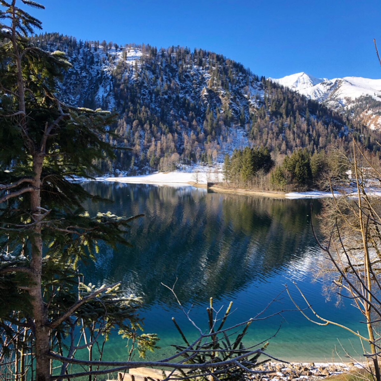 Blick auf den Achensee im Winter